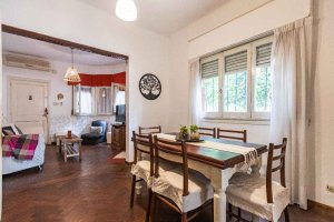 5-Room House for Sale with Garden in Victoria
