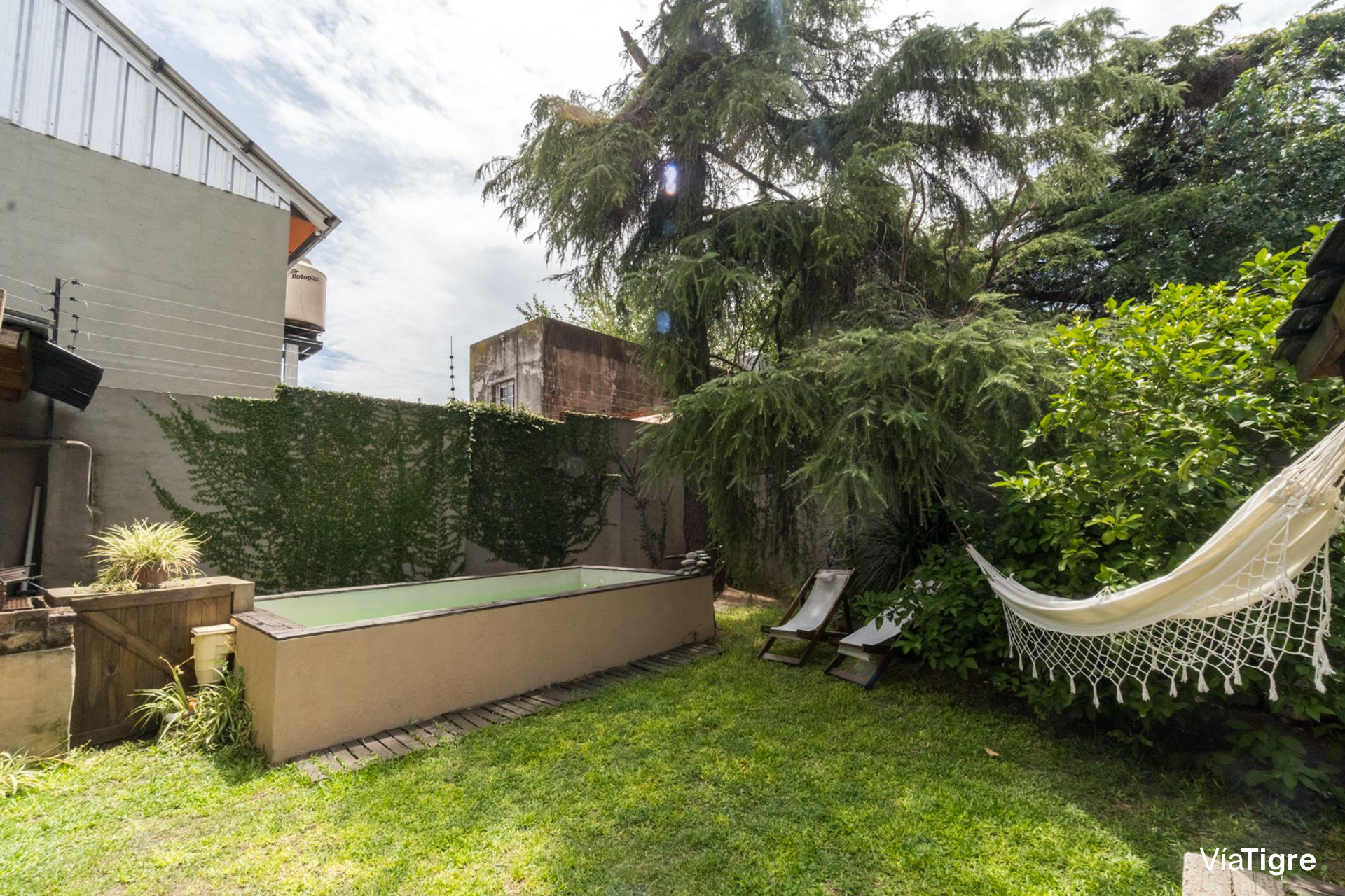Venta casa estilo campo piscina jardin - Florida O