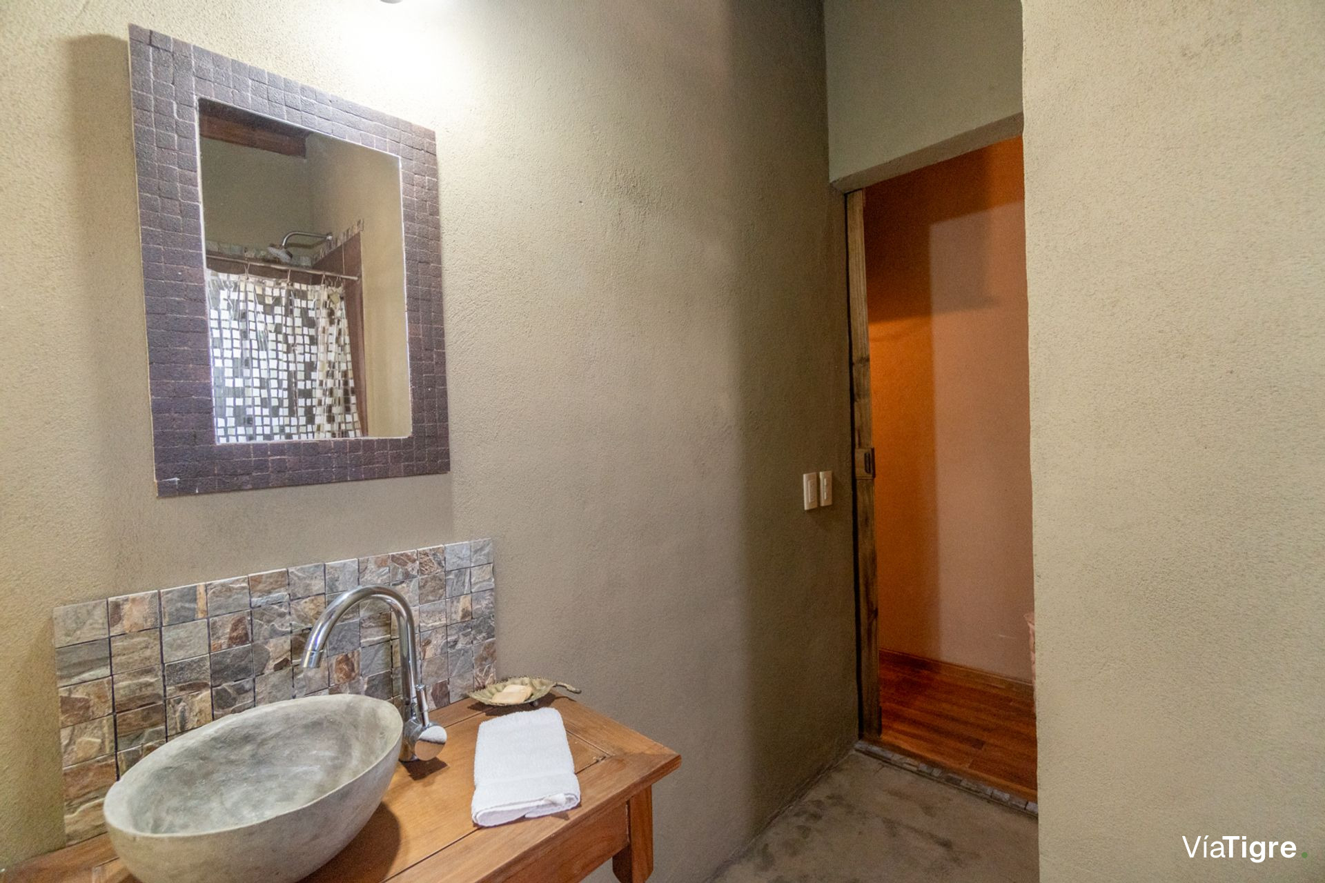 Venta casa estilo campo piscina jardin - Florida O