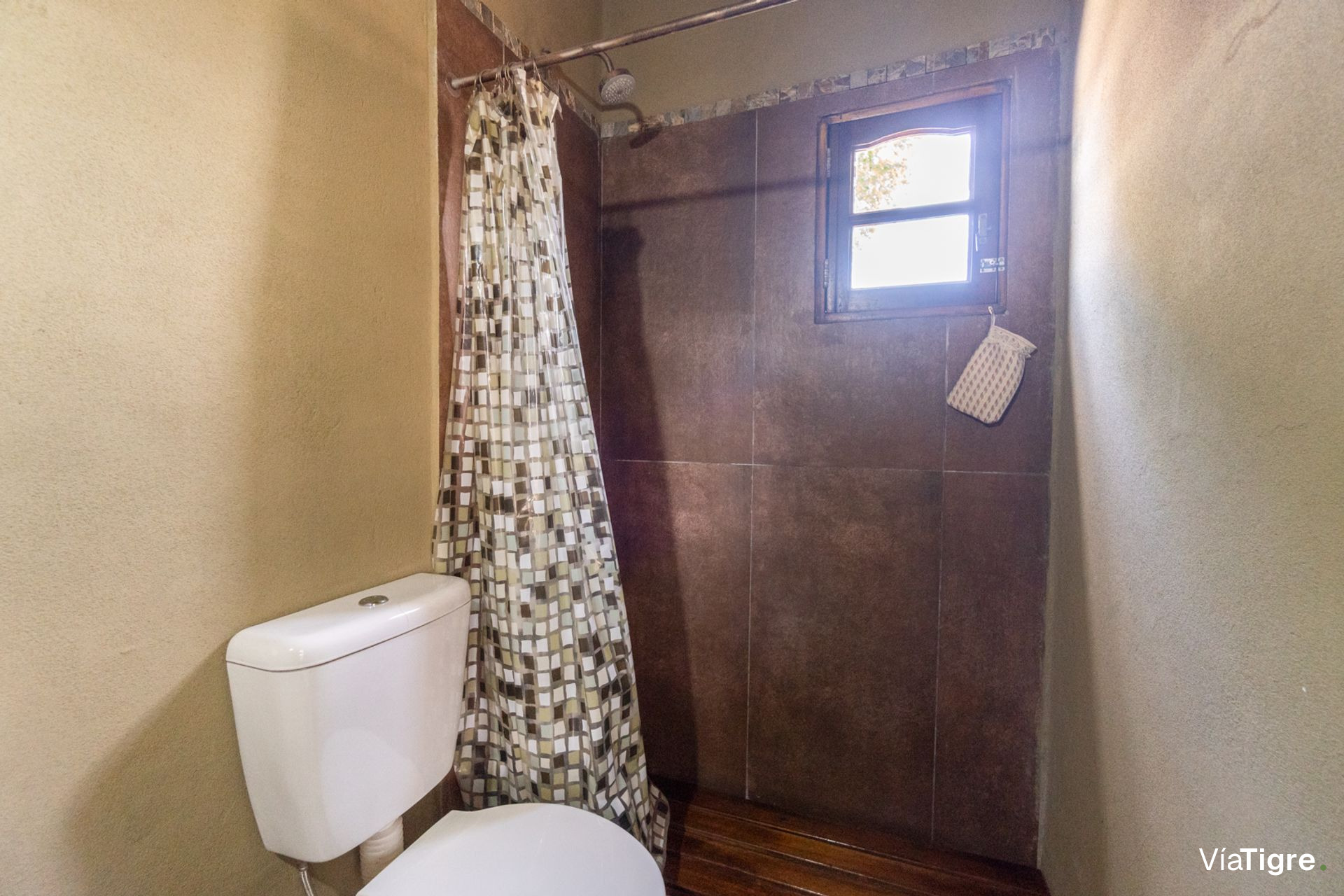 Venta casa estilo campo piscina jardin - Florida O