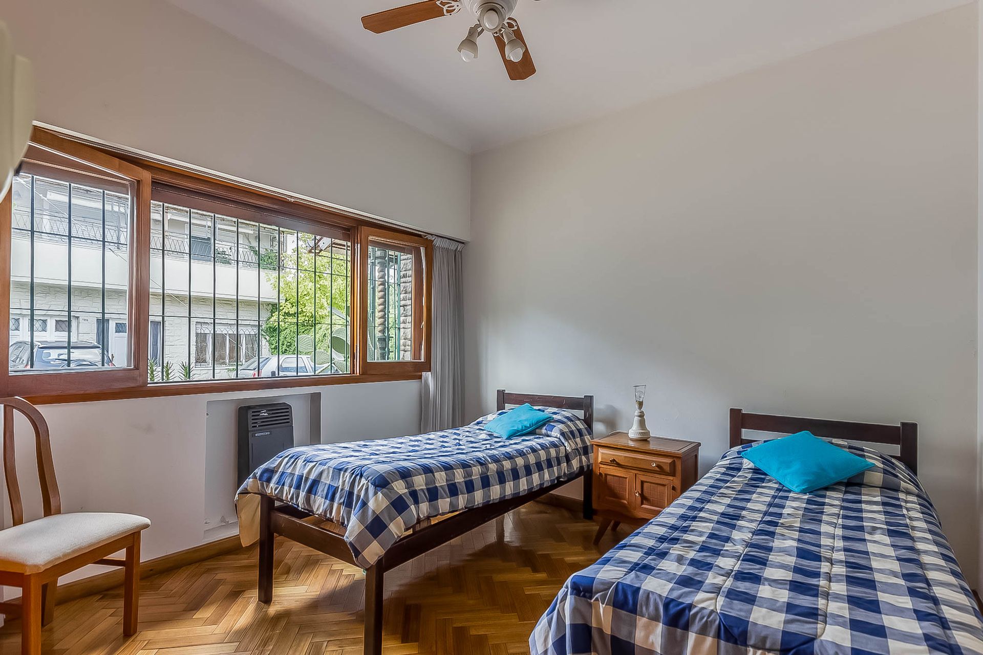 venta casa con patio + departamento 2 amb/ Florida