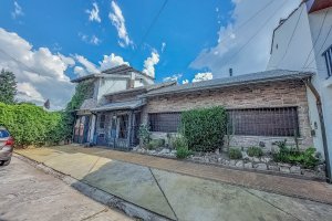 venta casa con patio + departamento 2 amb/ Florida