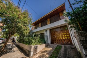 5-room House for Sale, San Fernando, Garden, BBQ