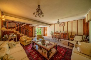 5-room House for Sale, San Fernando, Garden, BBQ