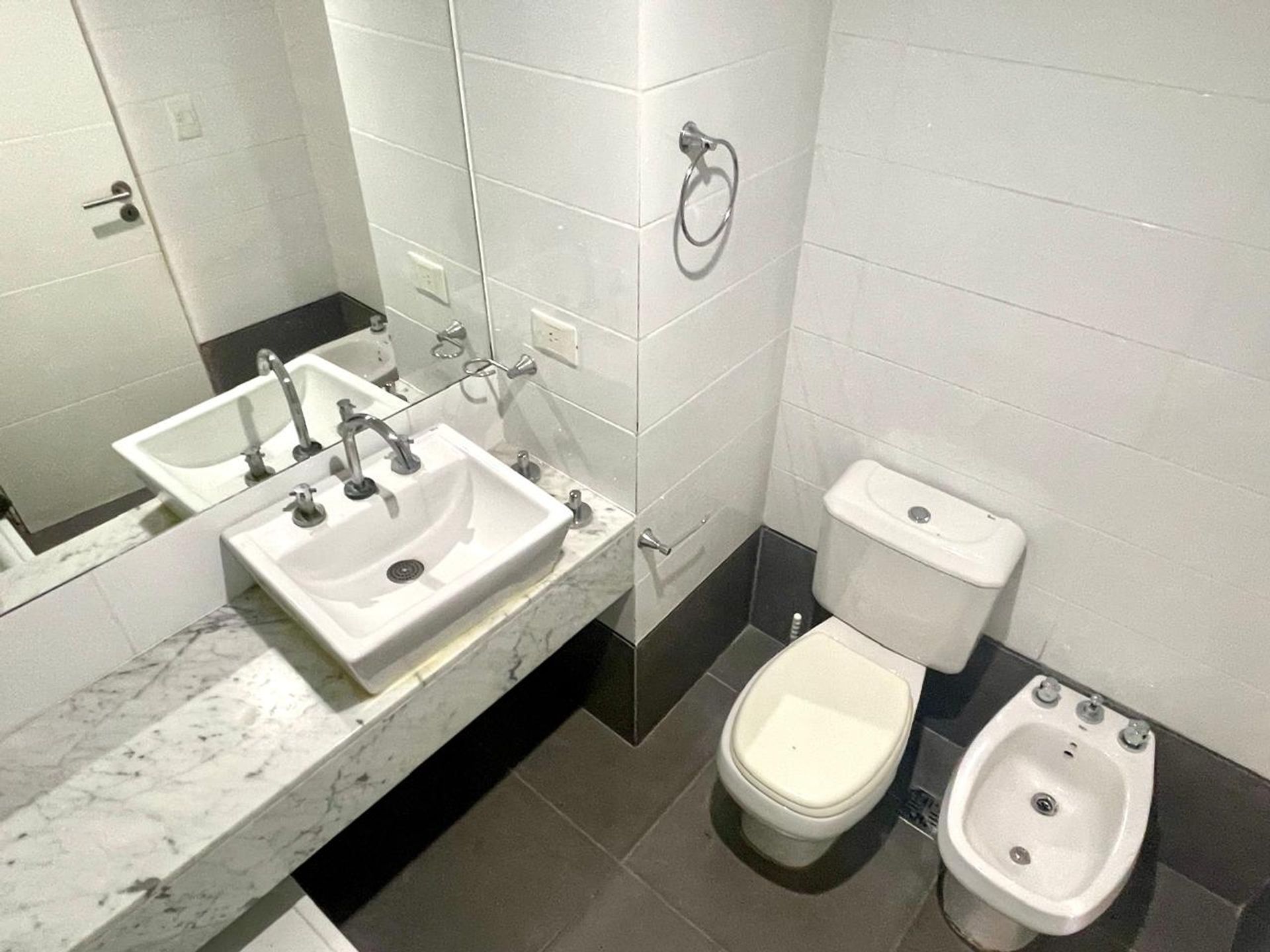 Departamento 3 Amb- Av Libertador 13300 Martinez