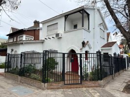 Venta Casa 7 Ambientes En Olivos Con Cochera