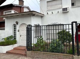 Venta Casa 7 Ambientes En Olivos Con Cochera
