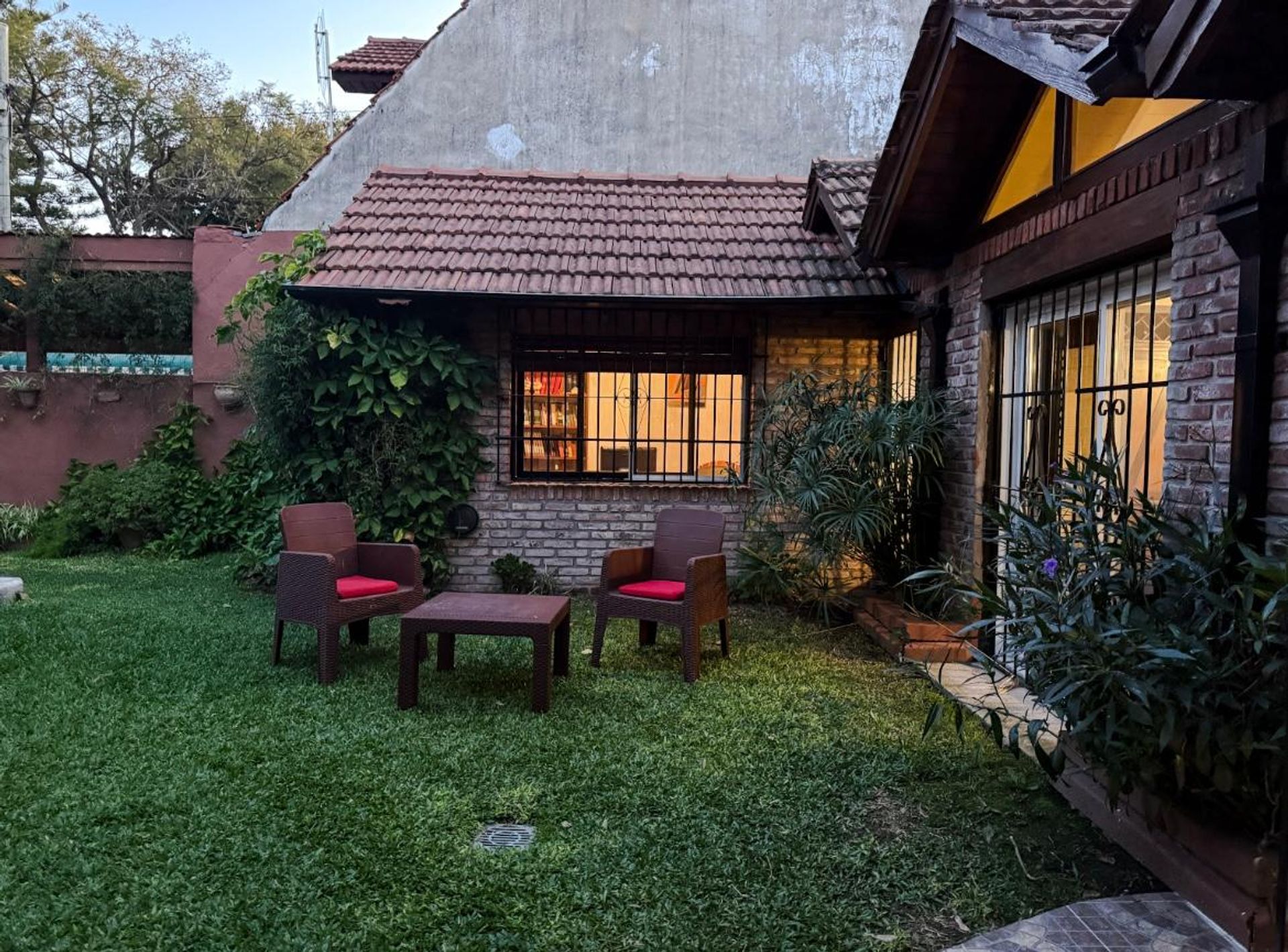 Excelente Casa Dos Planta Con Parque Y Pileta