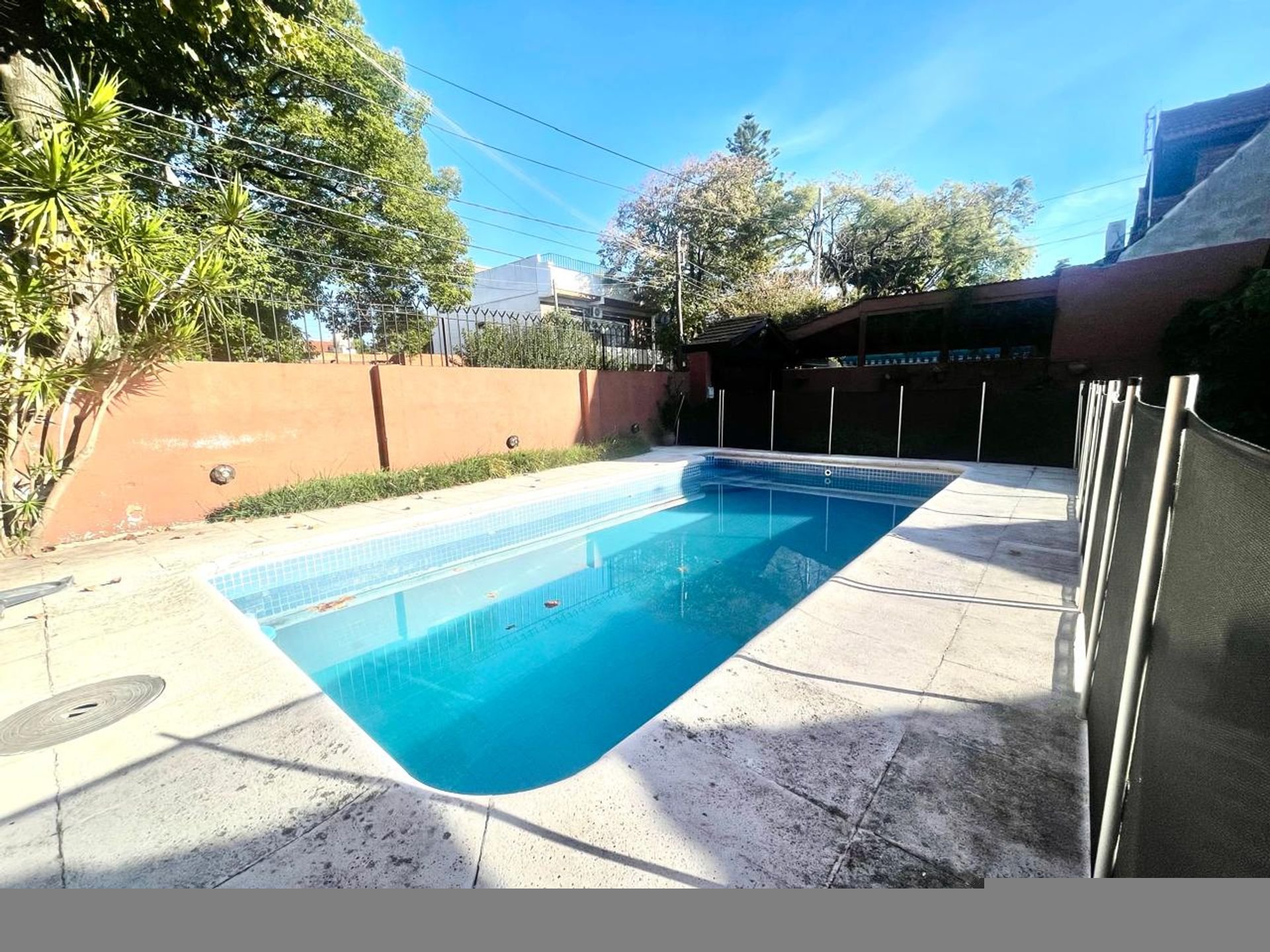 Excelente Casa Dos Planta Con Parque Y Pileta