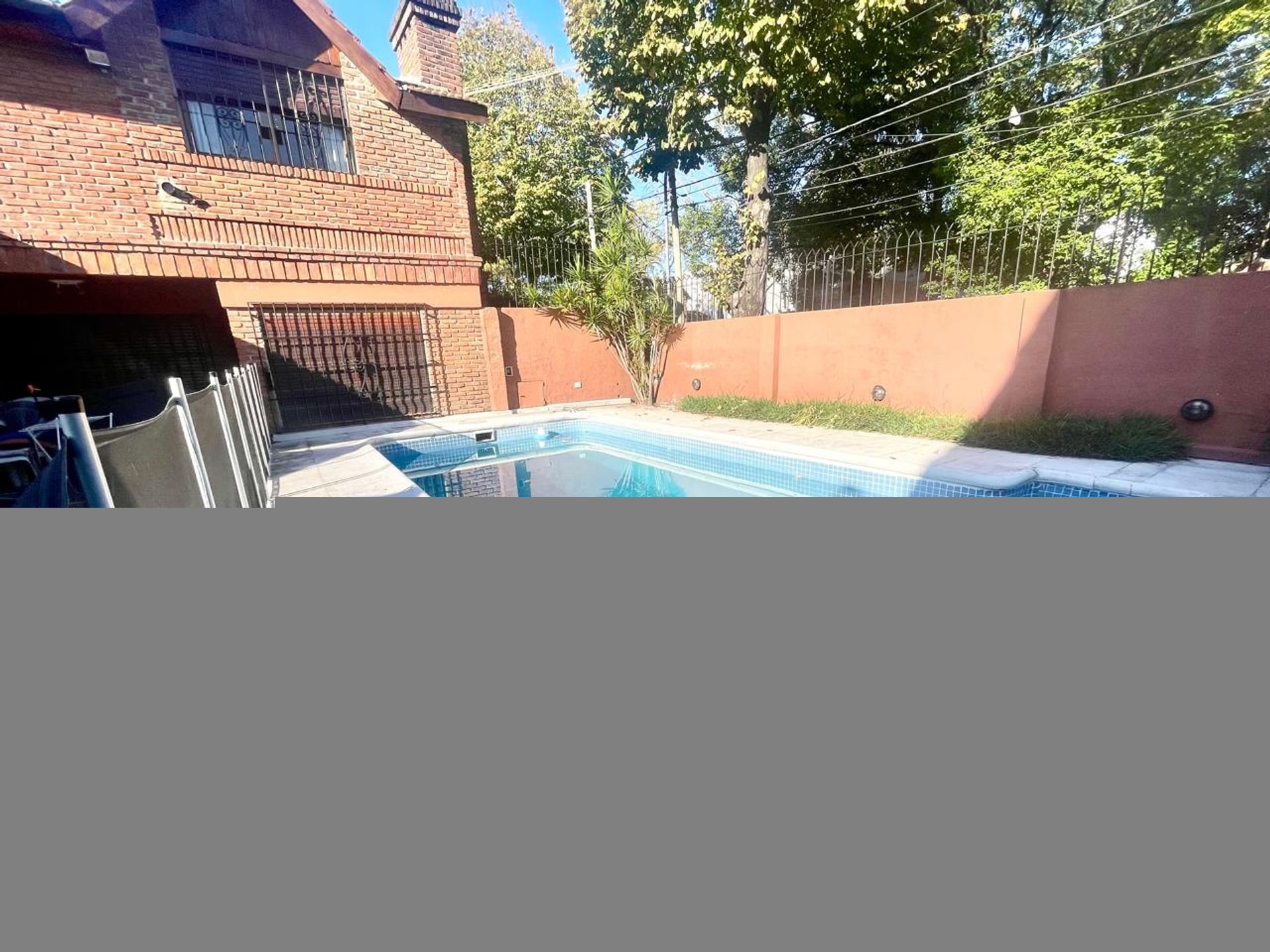 Excelente Casa Dos Planta Con Parque Y Pileta