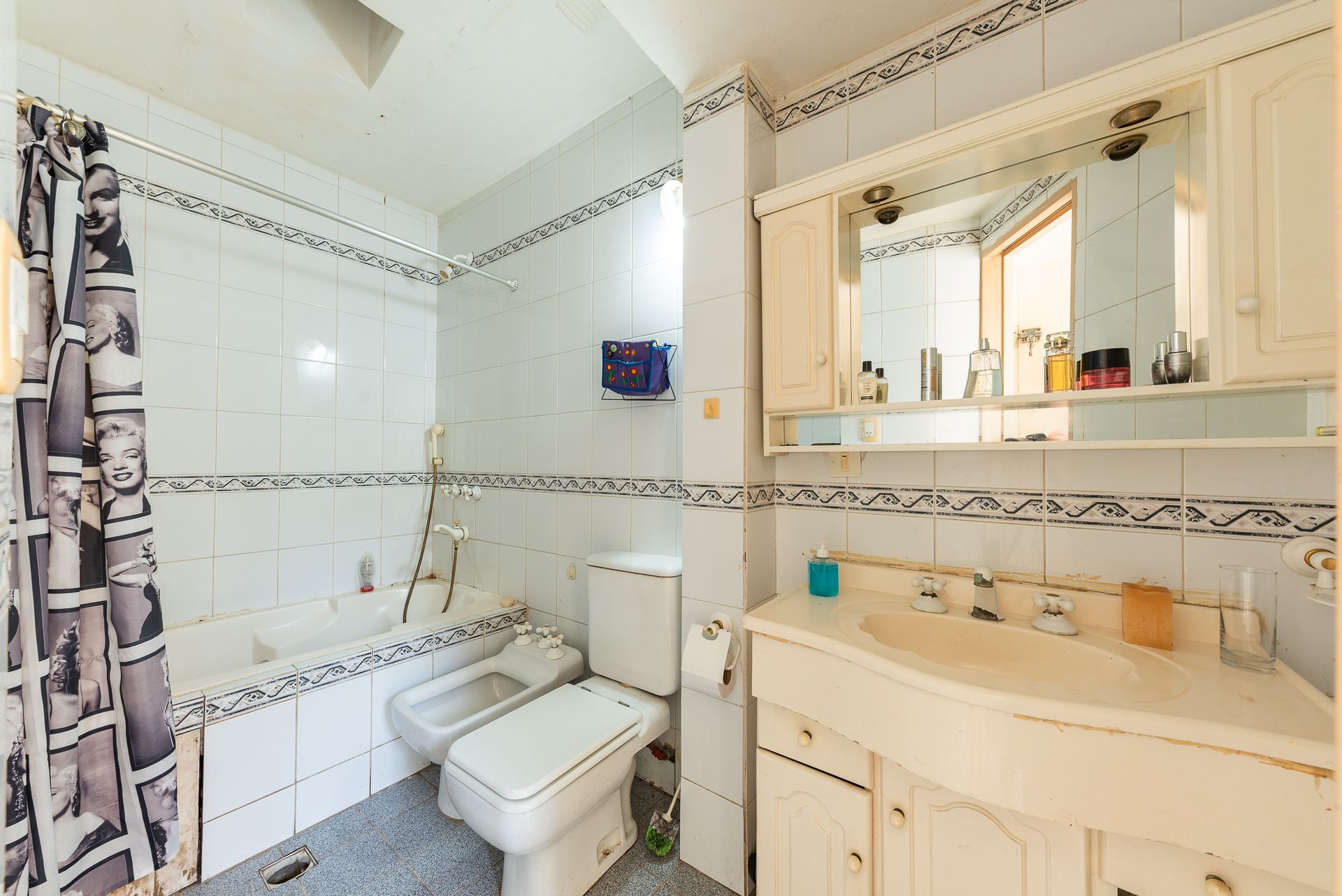 VENTA CASA 5 AMBIENTES + Depto EN VILLA MARTELLI