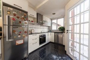 House for Sale, 5 rooms + Apartment in Villa Martelli