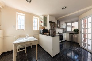 House for Sale, 5 rooms + Apartment in Villa Martelli