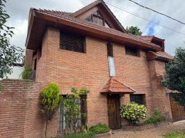 House for Sale – 7 Rooms with Garden in Florida