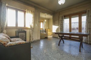 FOR SALE: 5-room Apartment to Refurbish Villa Adelina