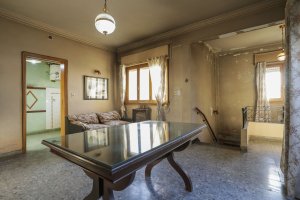 FOR SALE: 5-room Apartment to Refurbish Villa Adelina