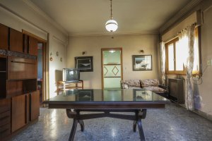 FOR SALE: 5-room Apartment to Refurbish Villa Adelina