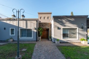 Venta Casa 5 Ambientes Pileta Don Torcuato
