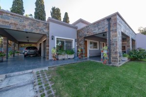 Venta Casa 5 Ambientes Pileta Don Torcuato
