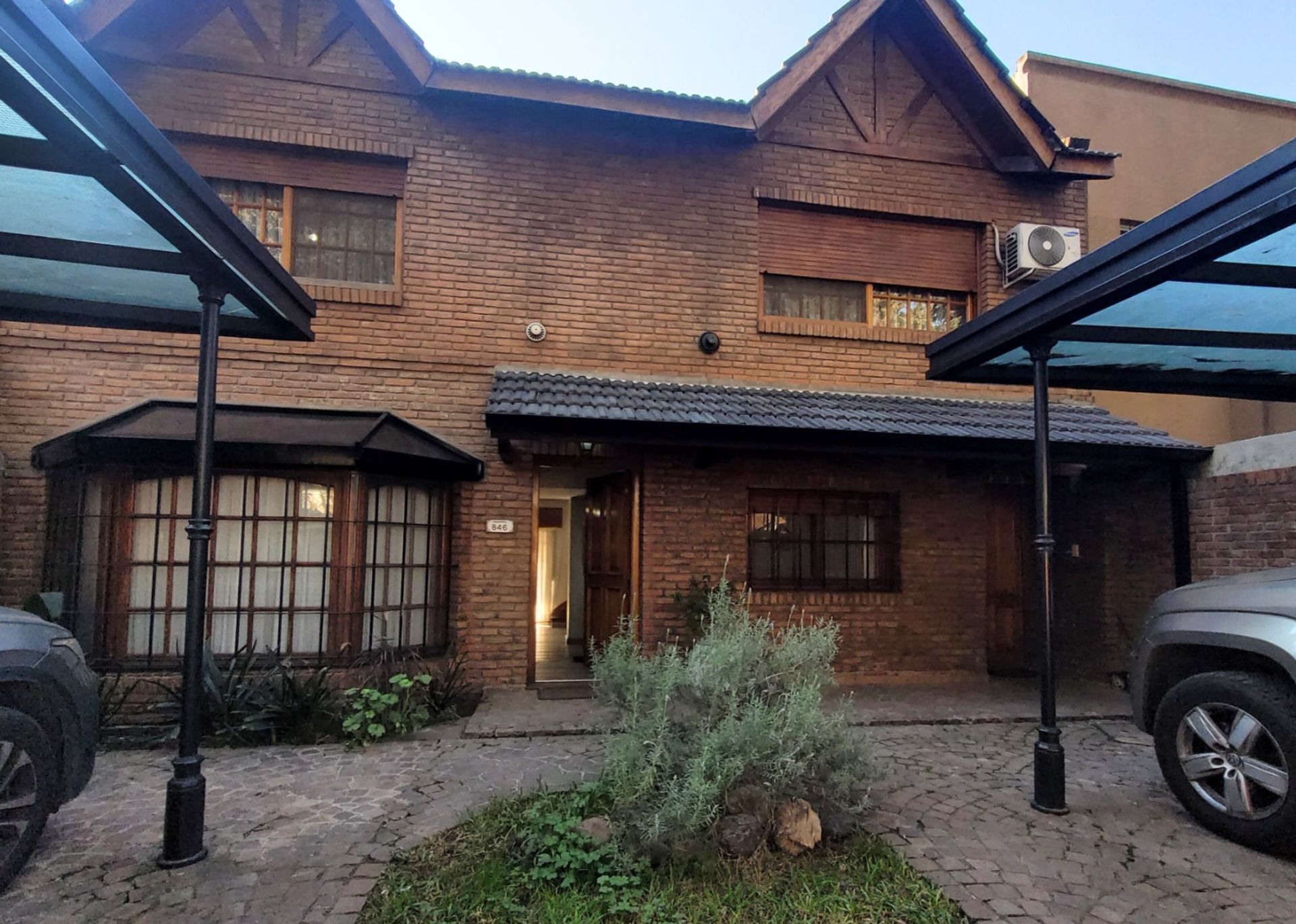 House for Sale Don Torcuato – 5 rooms + 4-room patio