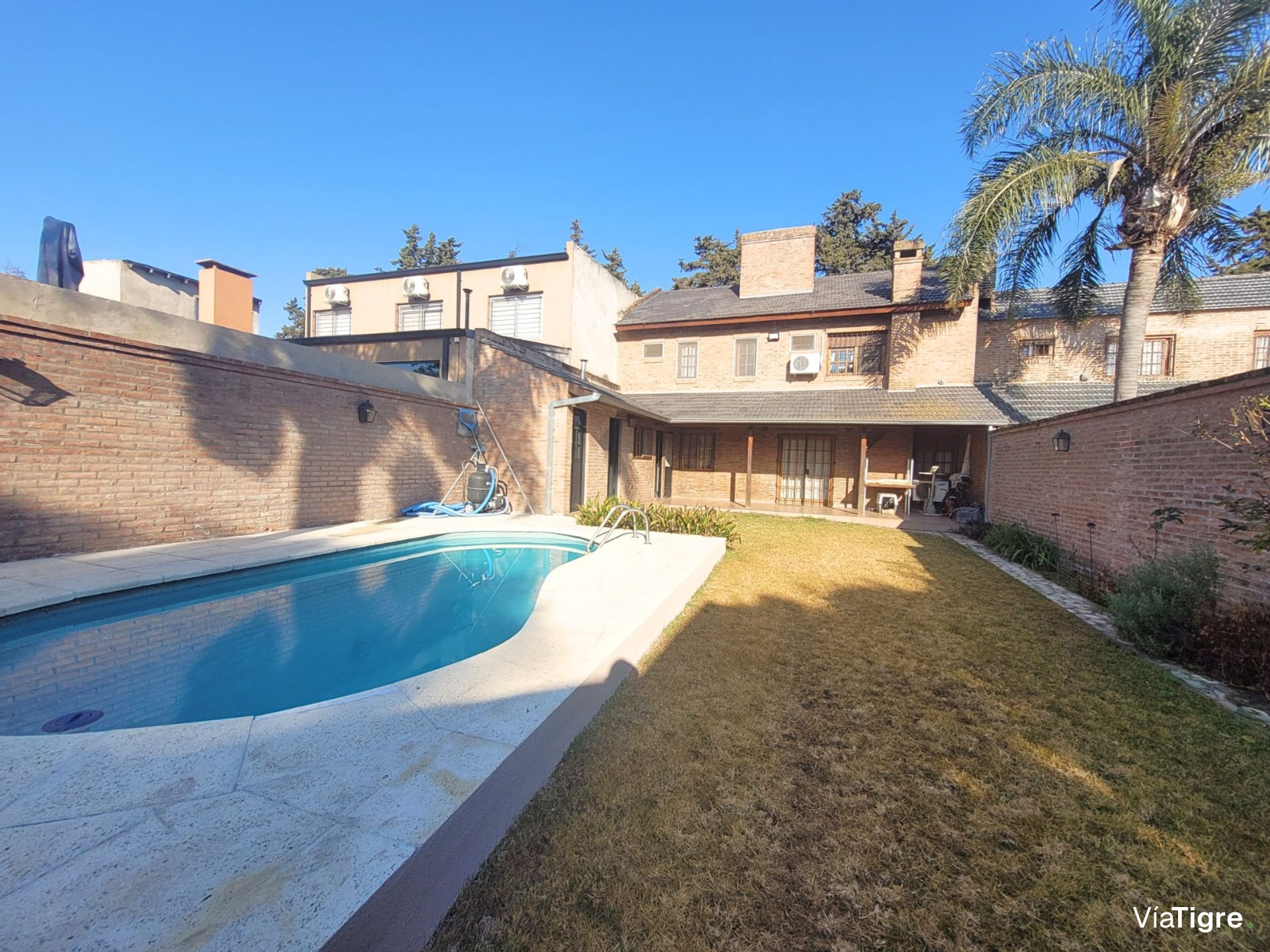 Casa En Venta Don Torcuato - 5 Amb + Quincho 4 Amb