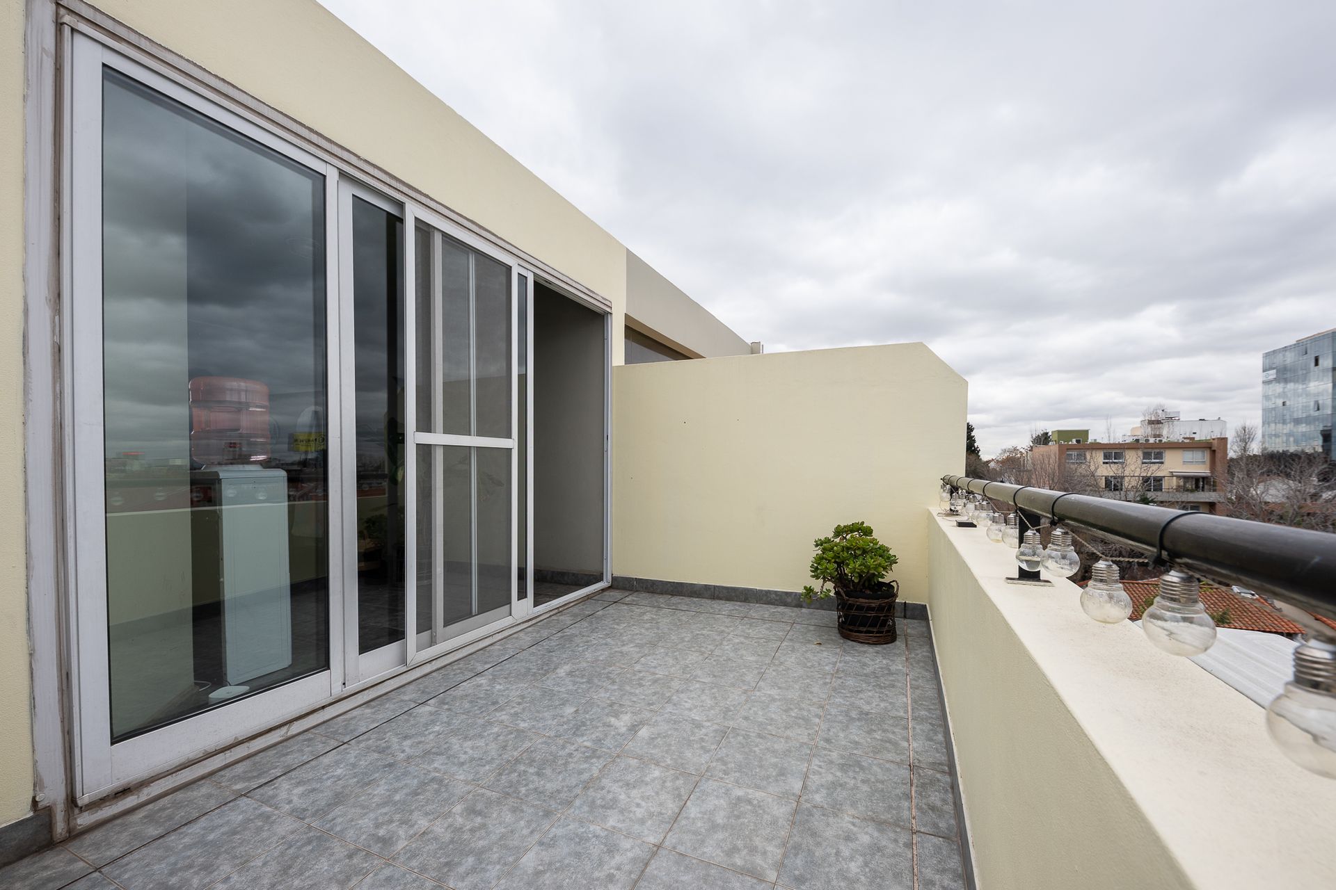 Venta Depto Duplex 3 Amb Vte Lopez.terraza.cochera
