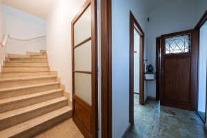 5-Room House for Sale with Garden, Florida