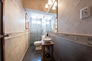 5-Room House for Sale with Garden, Florida