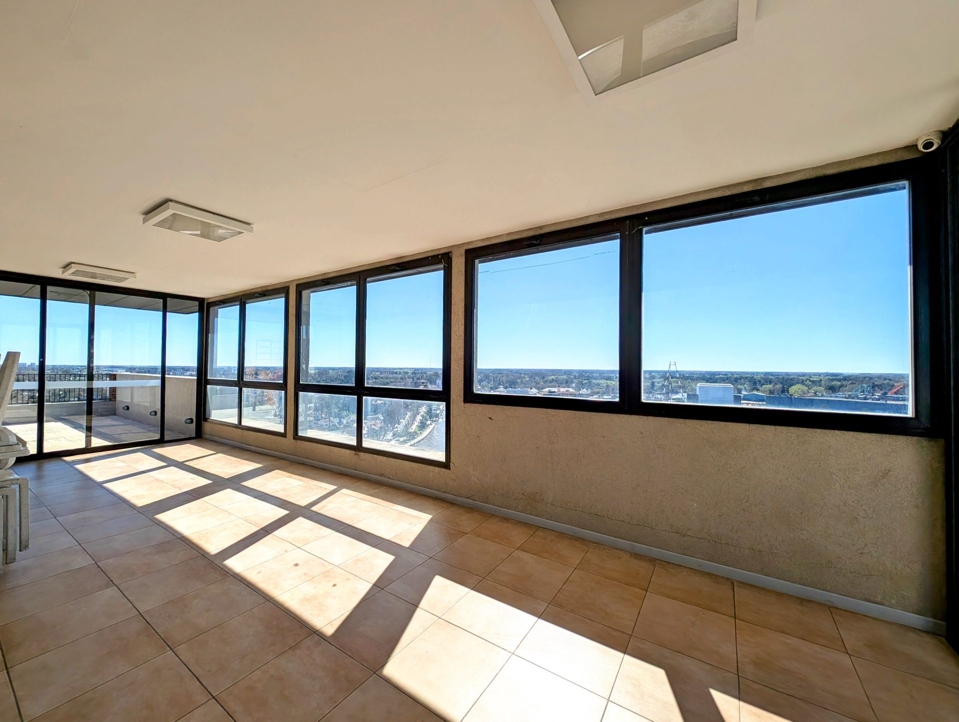 Venta Depto 3 amb.Tigre. Balcón.Coch. Amenities.