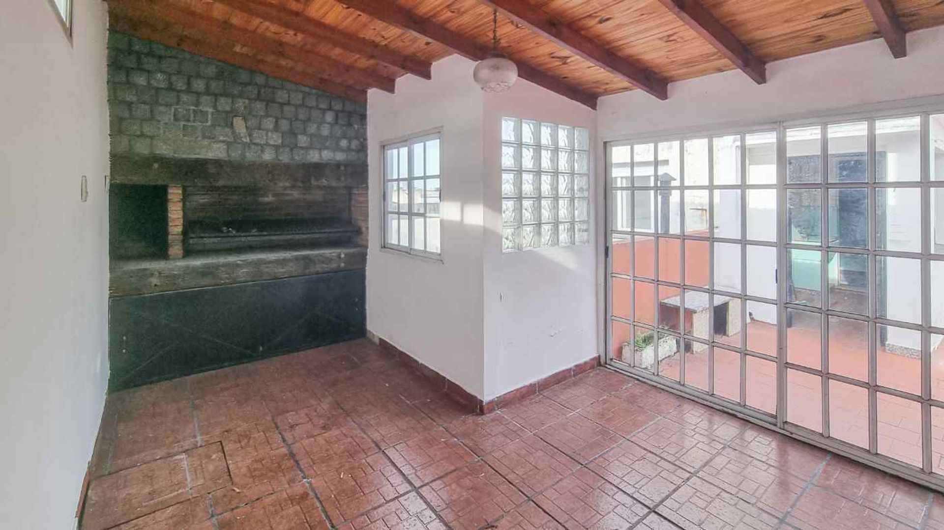 Venta PH 4 amb. quincho parrilla terraza permuta