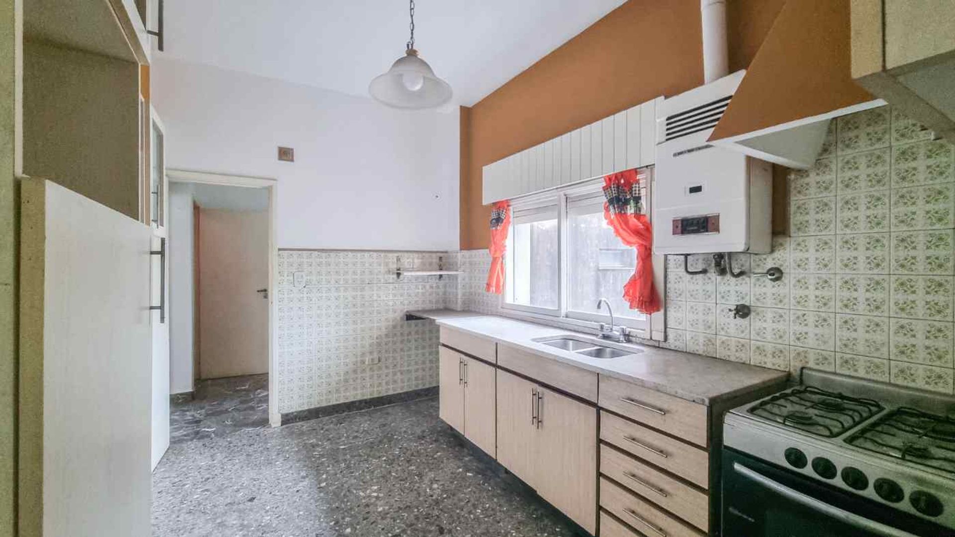 Venta PH 4 amb. quincho parrilla terraza permuta