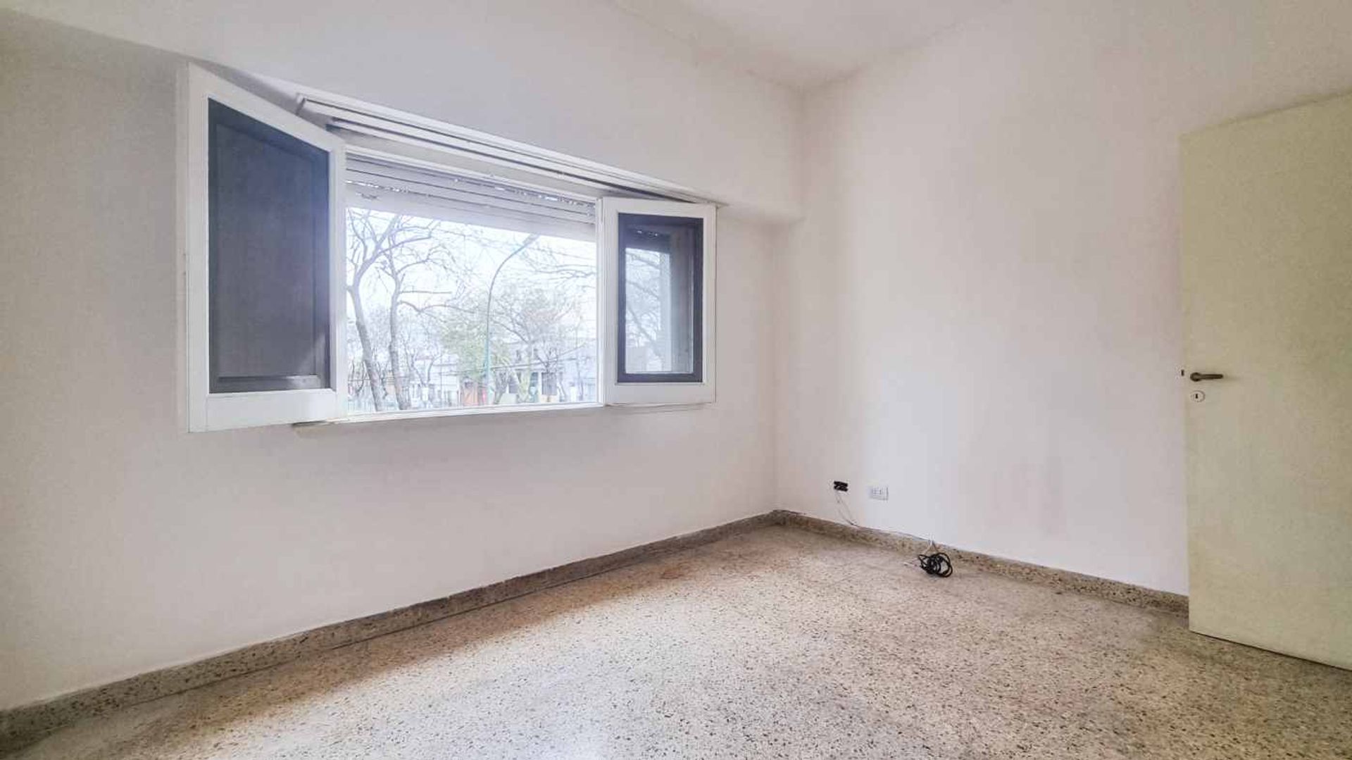 Venta PH 4 amb. quincho parrilla terraza permuta