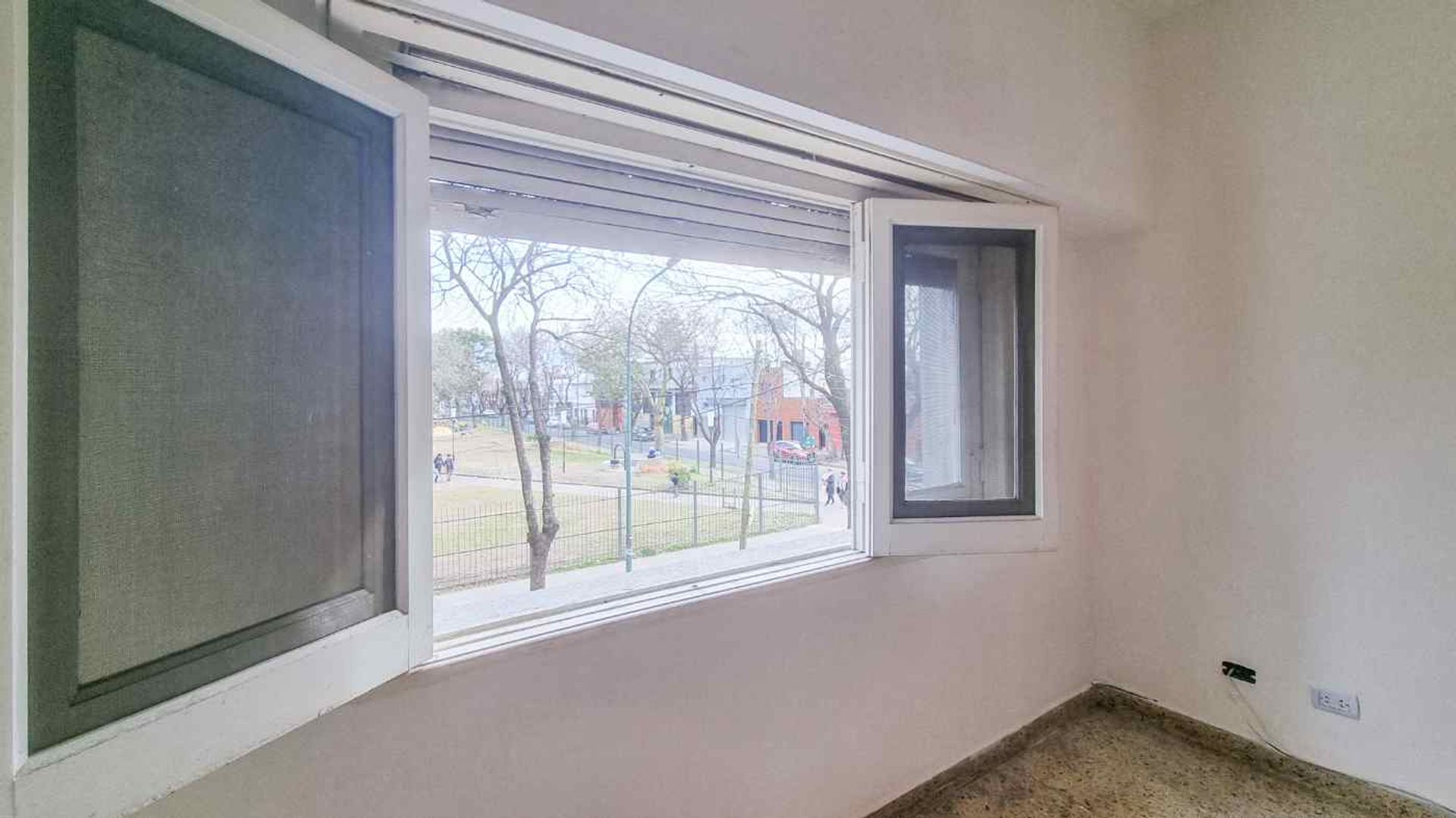 Venta PH 4 amb. quincho parrilla terraza permuta