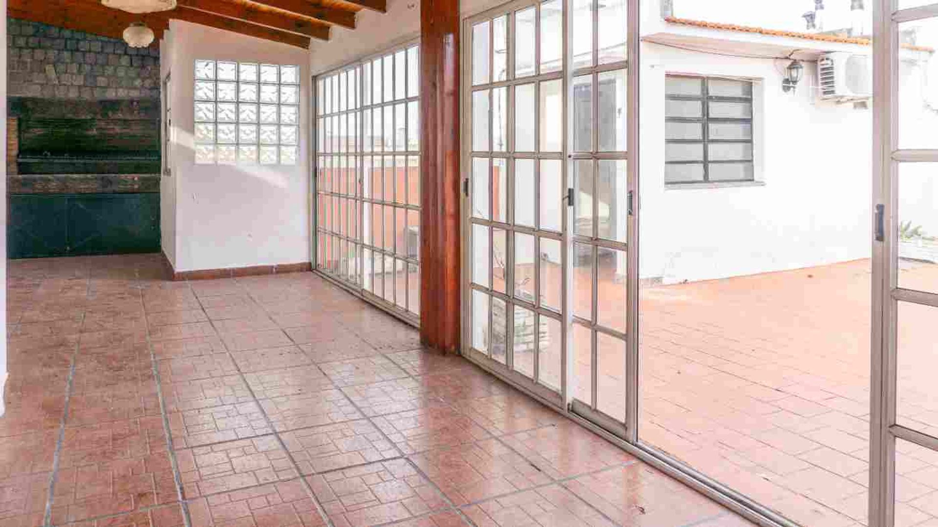 Venta PH 4 amb. quincho parrilla terraza permuta