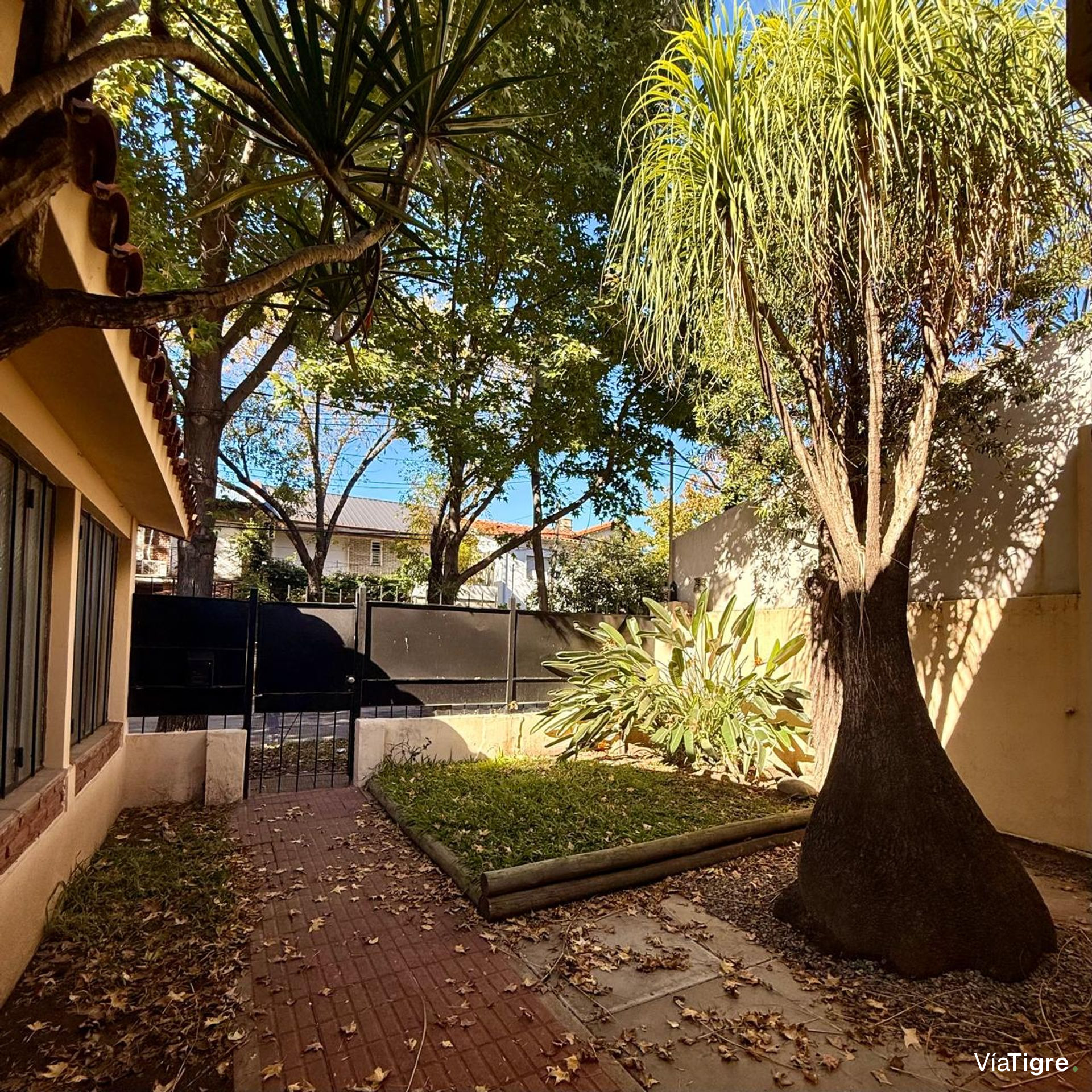 Venta casa multifamiliar en Olivos Barrio Golf