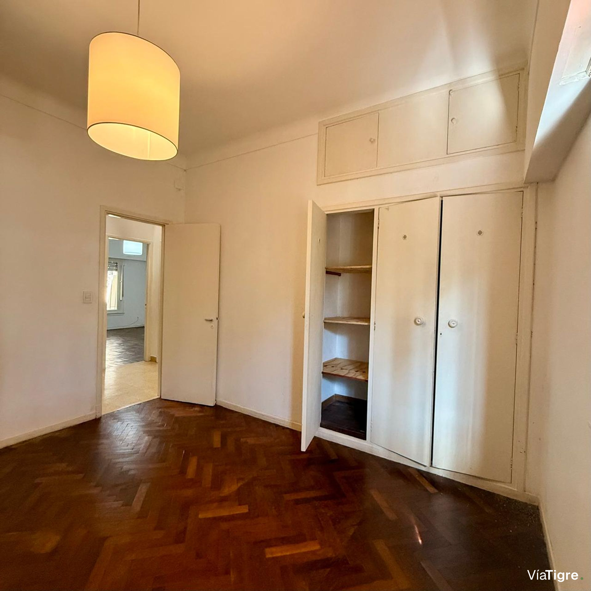 Venta casa multifamiliar en Olivos Barrio Golf