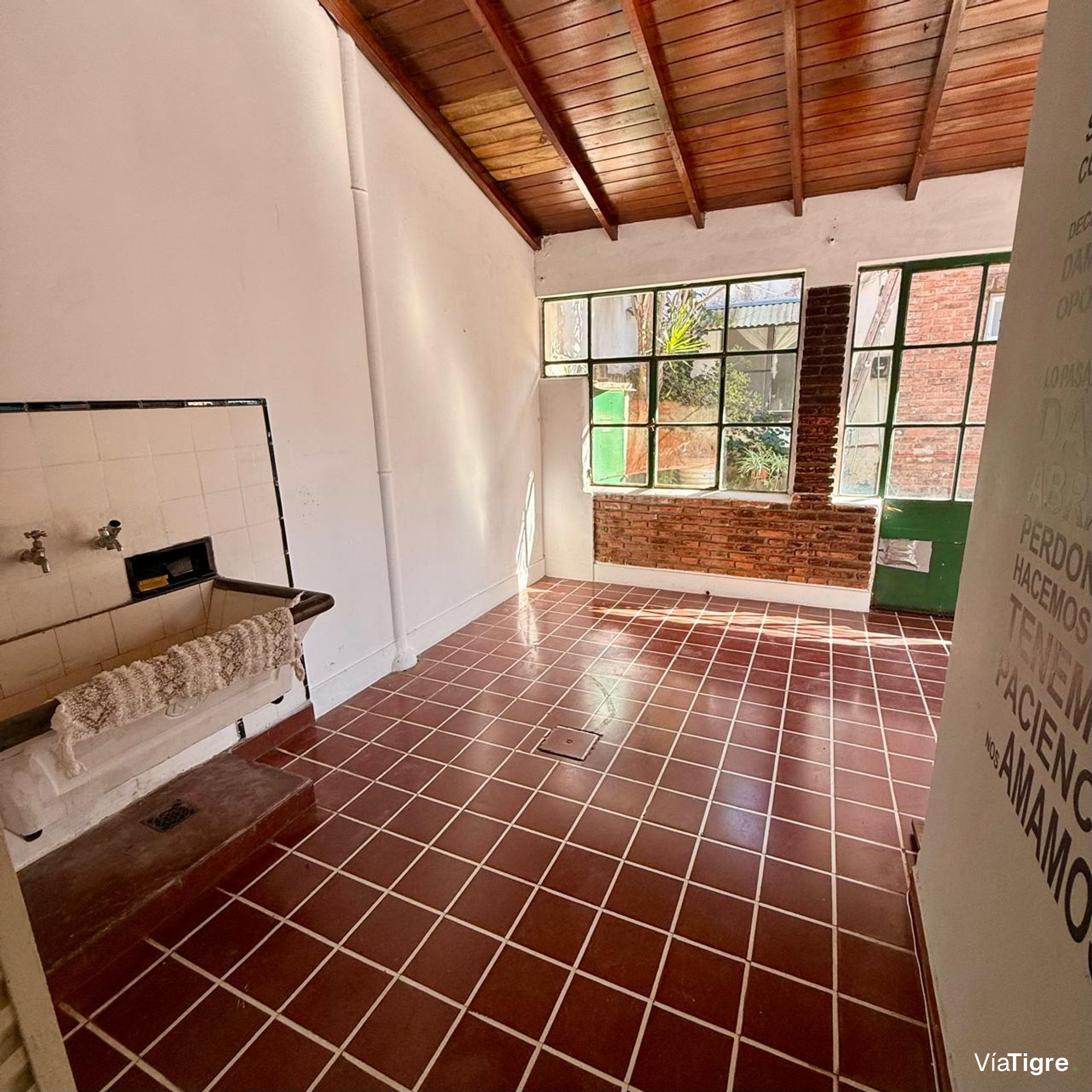 Venta casa multifamiliar en Olivos Barrio Golf