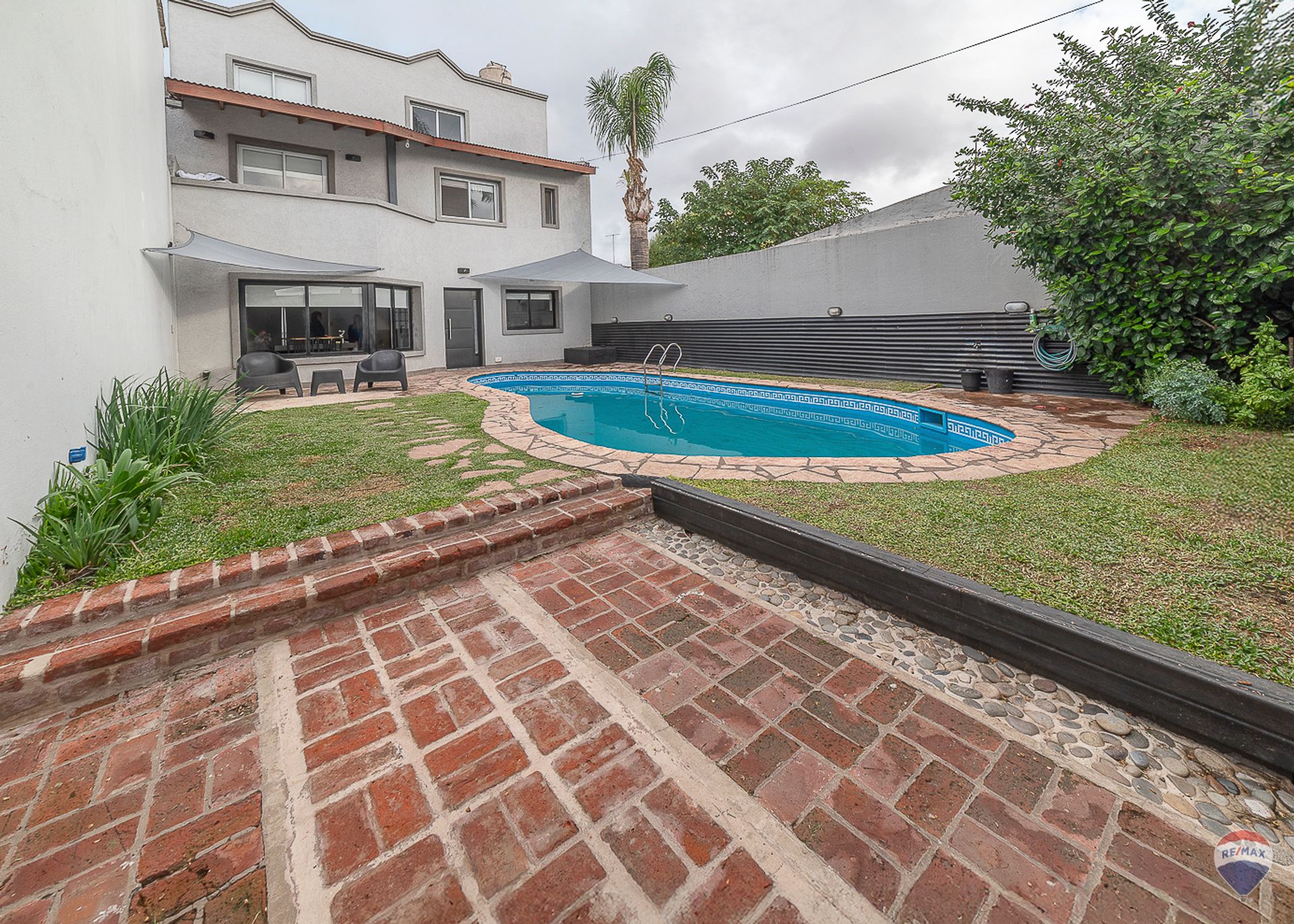 House for Sale – 4 Rooms with Pool – Villa Adelina