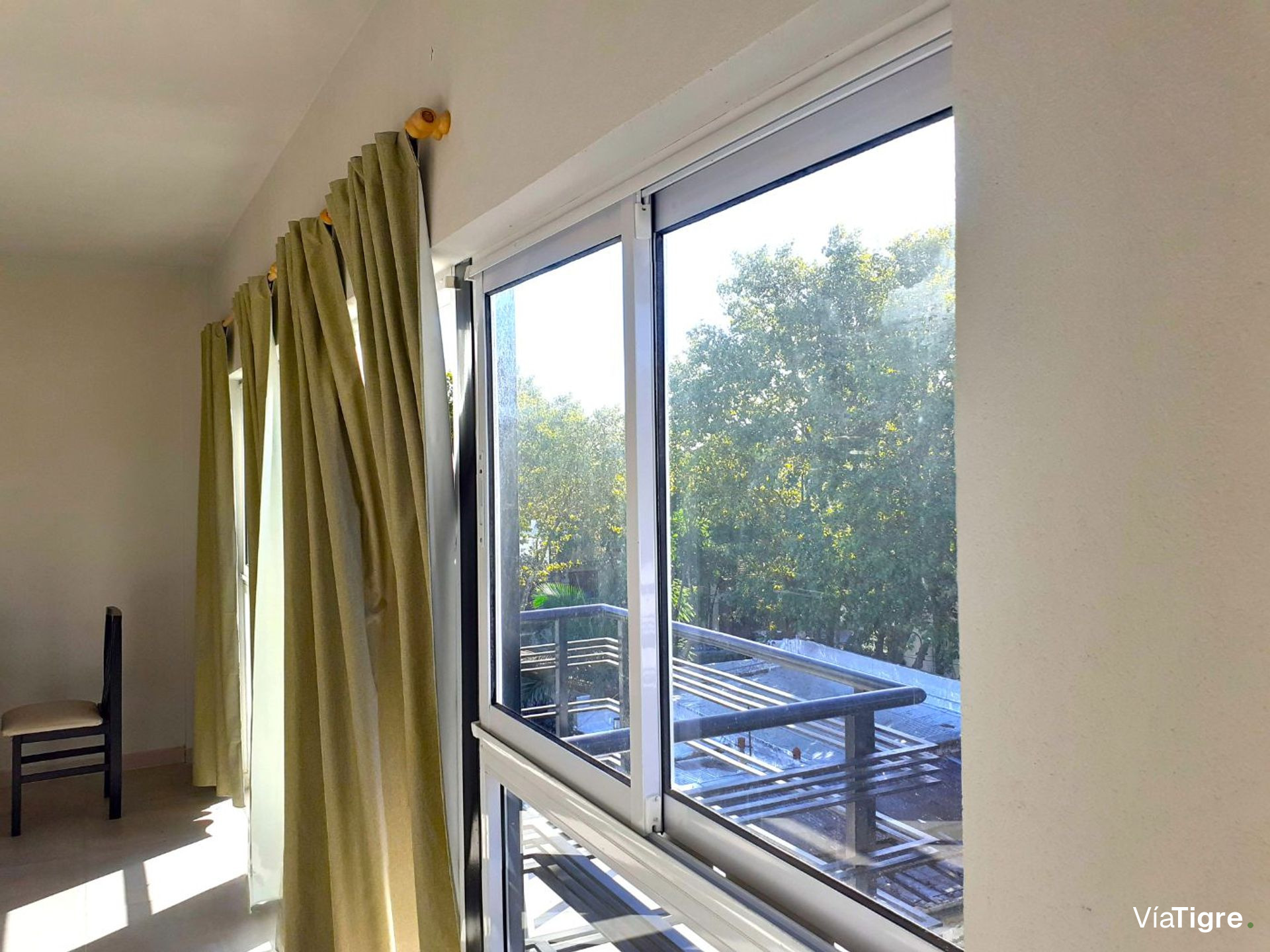 Departamento en venta en Victoria Centro c/ balcón
