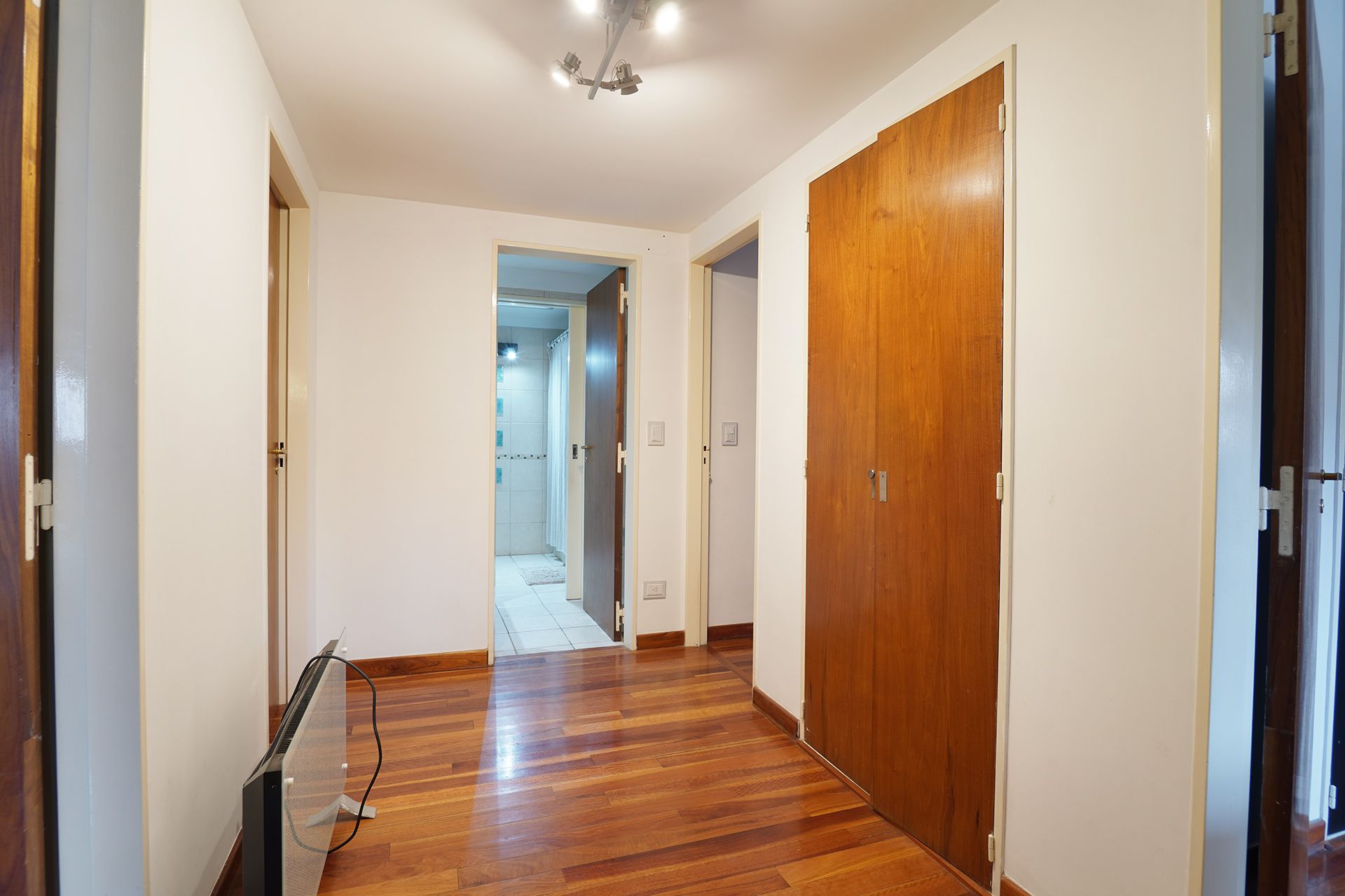 Venta Casa 5 Amb. Jardin Pileta Quincho- Martinez