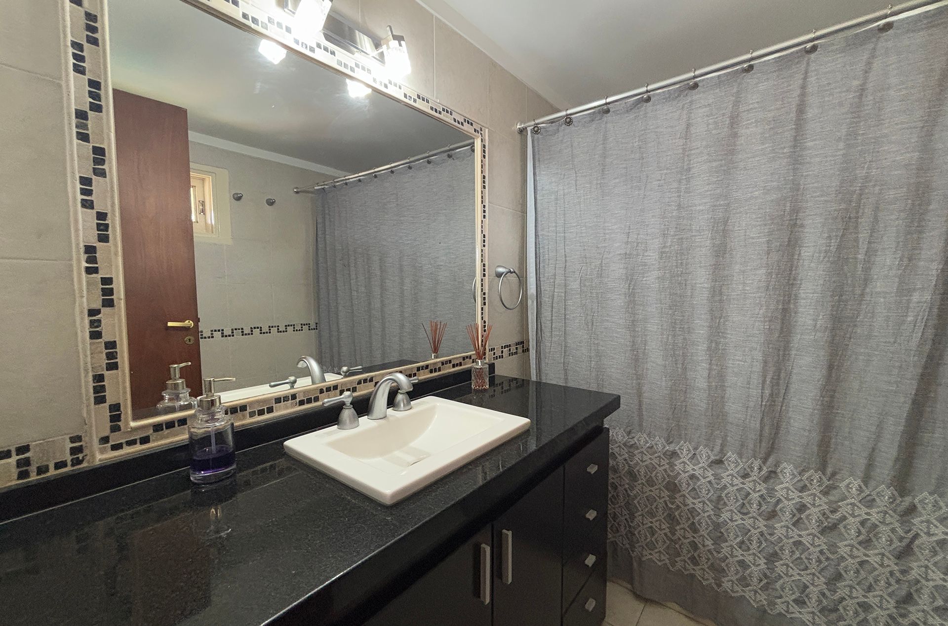 Venta Casa 5 Amb. Jardin Pileta Quincho- Martinez