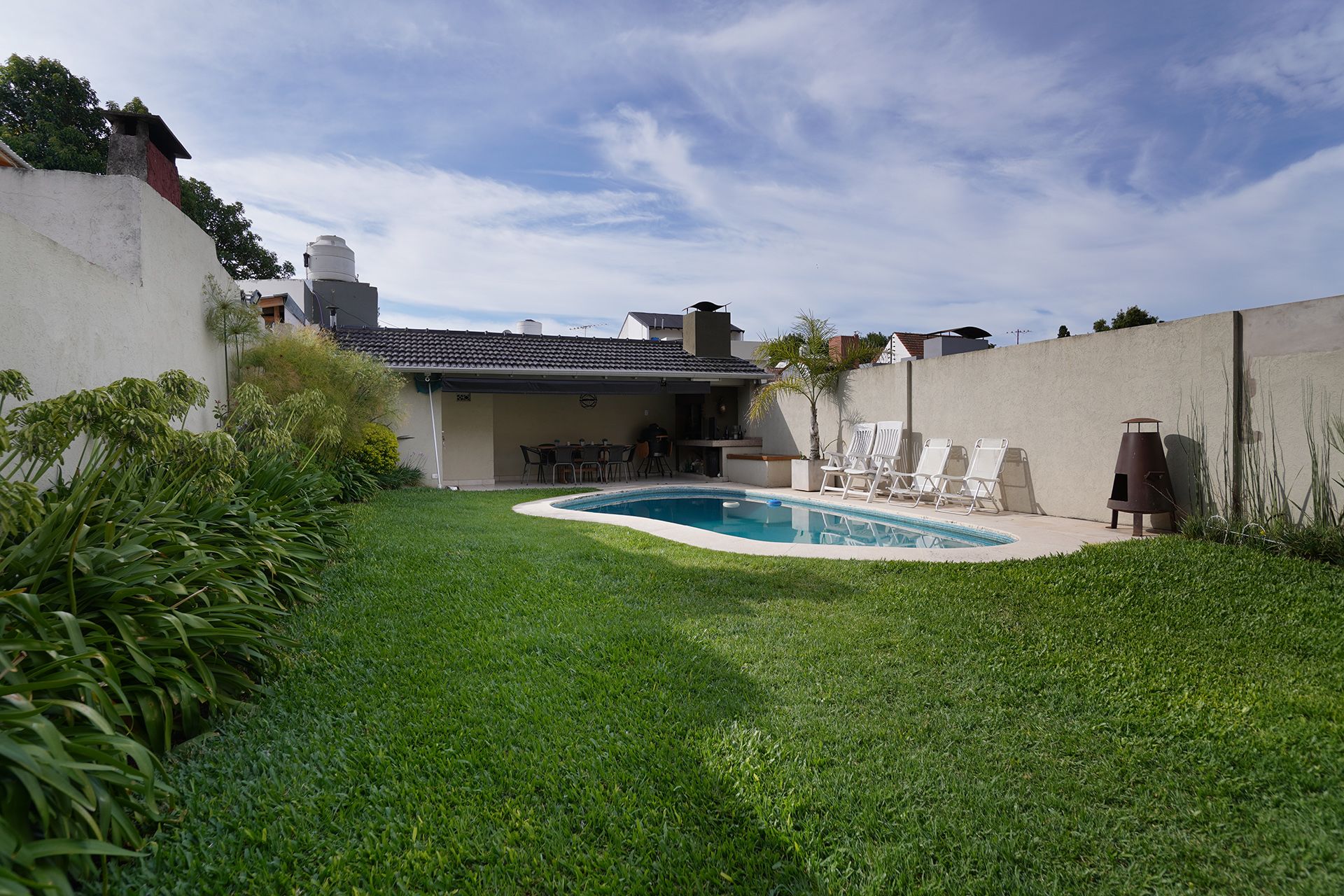 Venta Casa 5 Amb. Jardin Pileta Quincho- Martinez