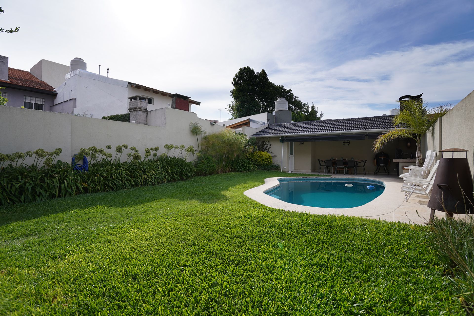 Venta Casa 5 Amb. Jardin Pileta Quincho- Martinez