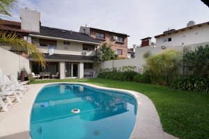5-Room House for Sale – Garden, Pool, Barbecue – Martinez