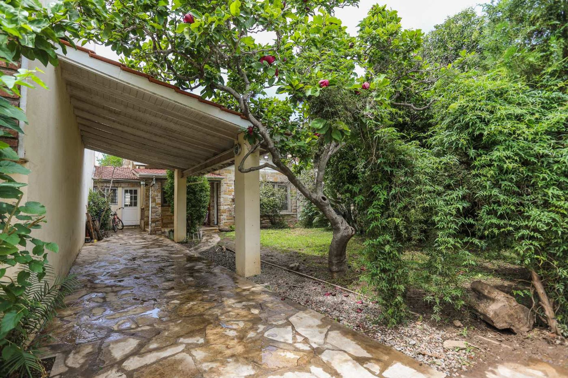 Venta Casa 5 Ambientes Jardin, Pileta Martinez