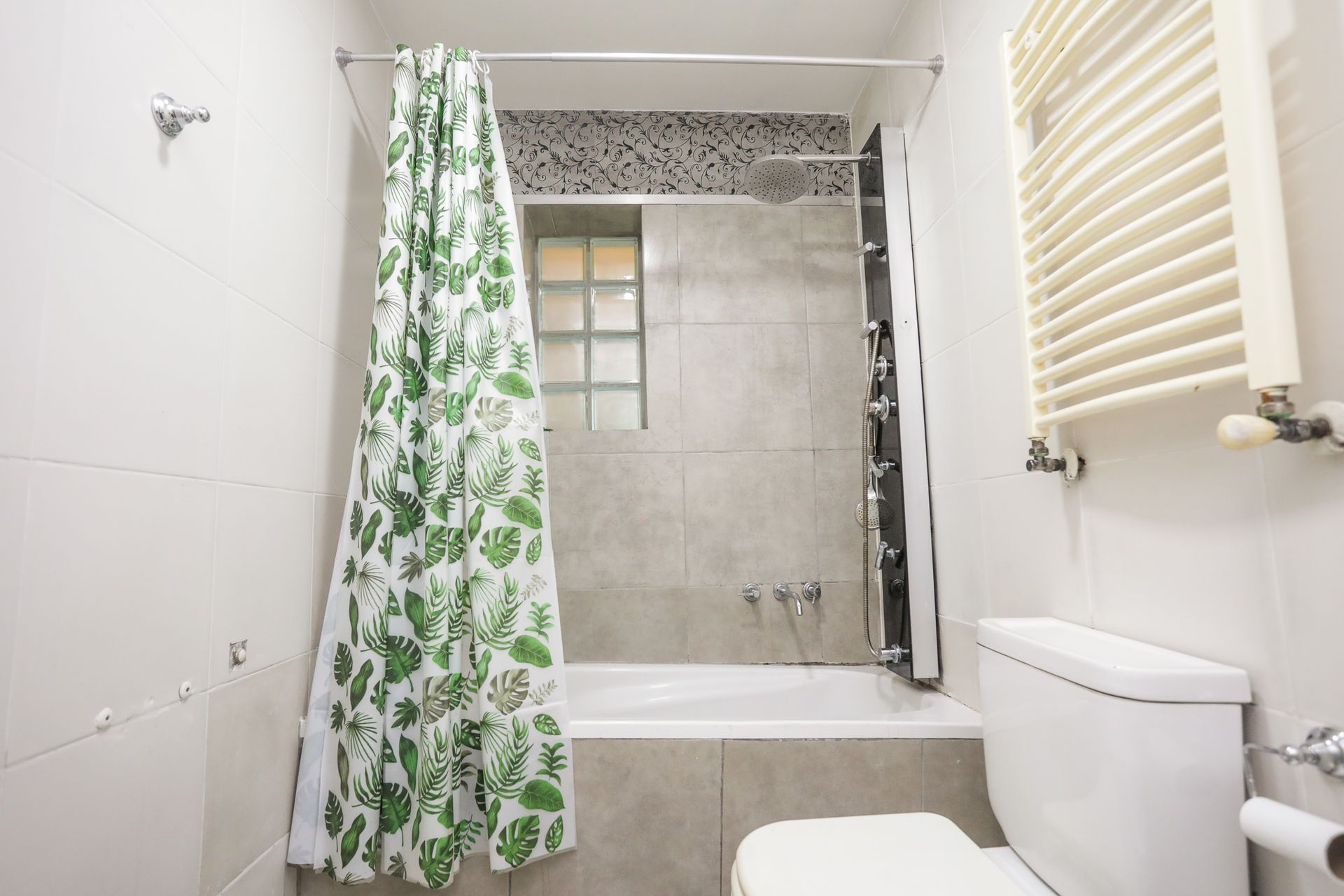 Venta Casa 5 Ambientes Jardin, Pileta Martinez