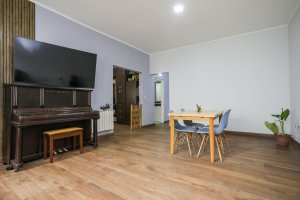 5-Room House for Sale with Garden and Pool – Martinez