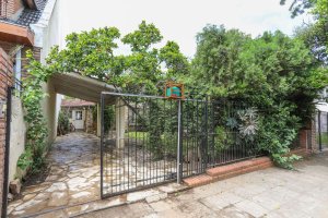 5-Room House for Sale with Garden and Pool – Martinez