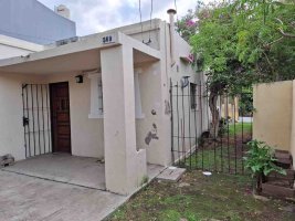 Venta Casa 3 Amb C/ Galpon Y Baño