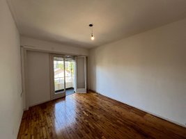 Alquiler 4 ambientes con balcon en Vicente Lopez